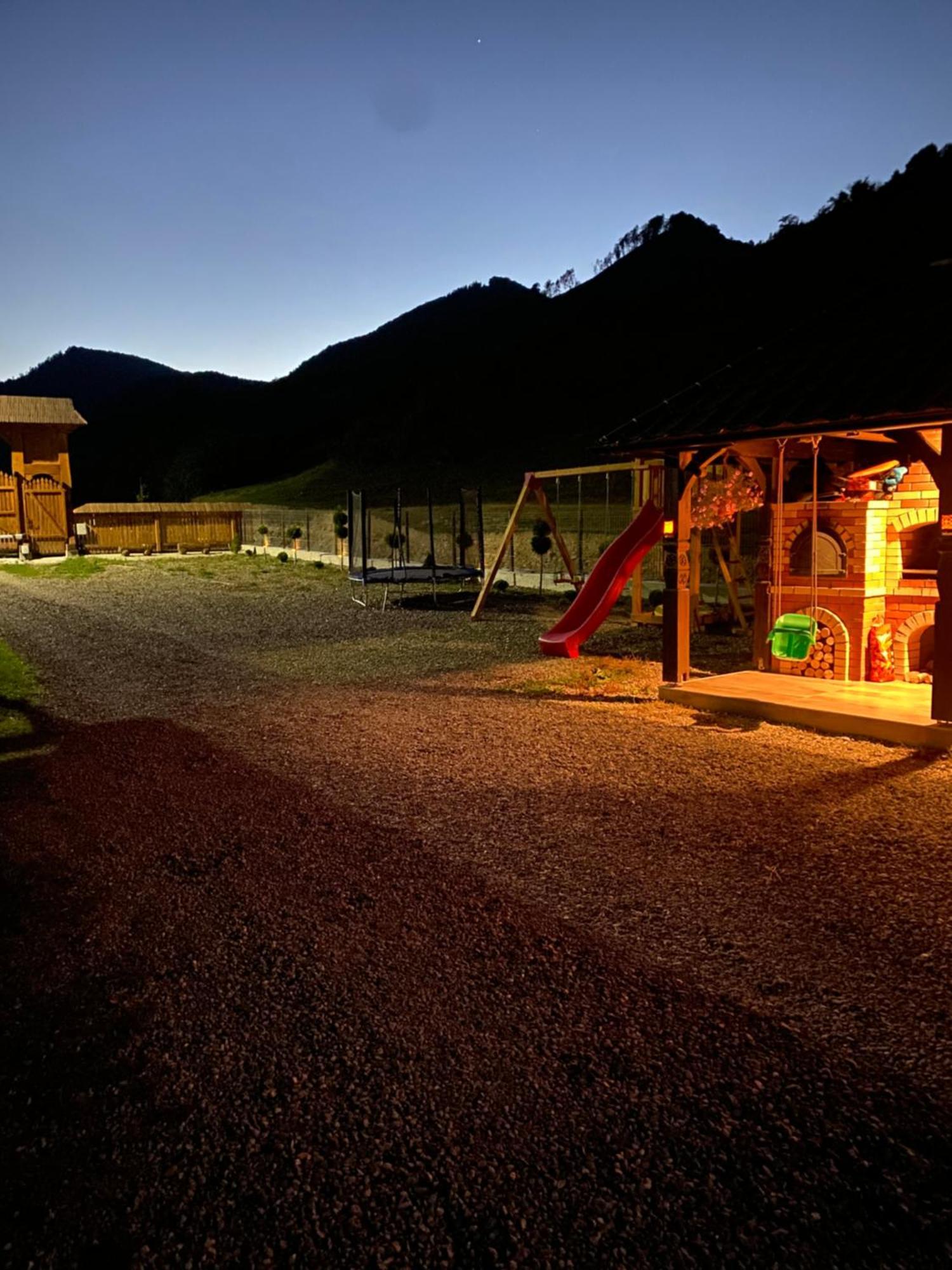Pensiunea Suci Botiza Exterior foto